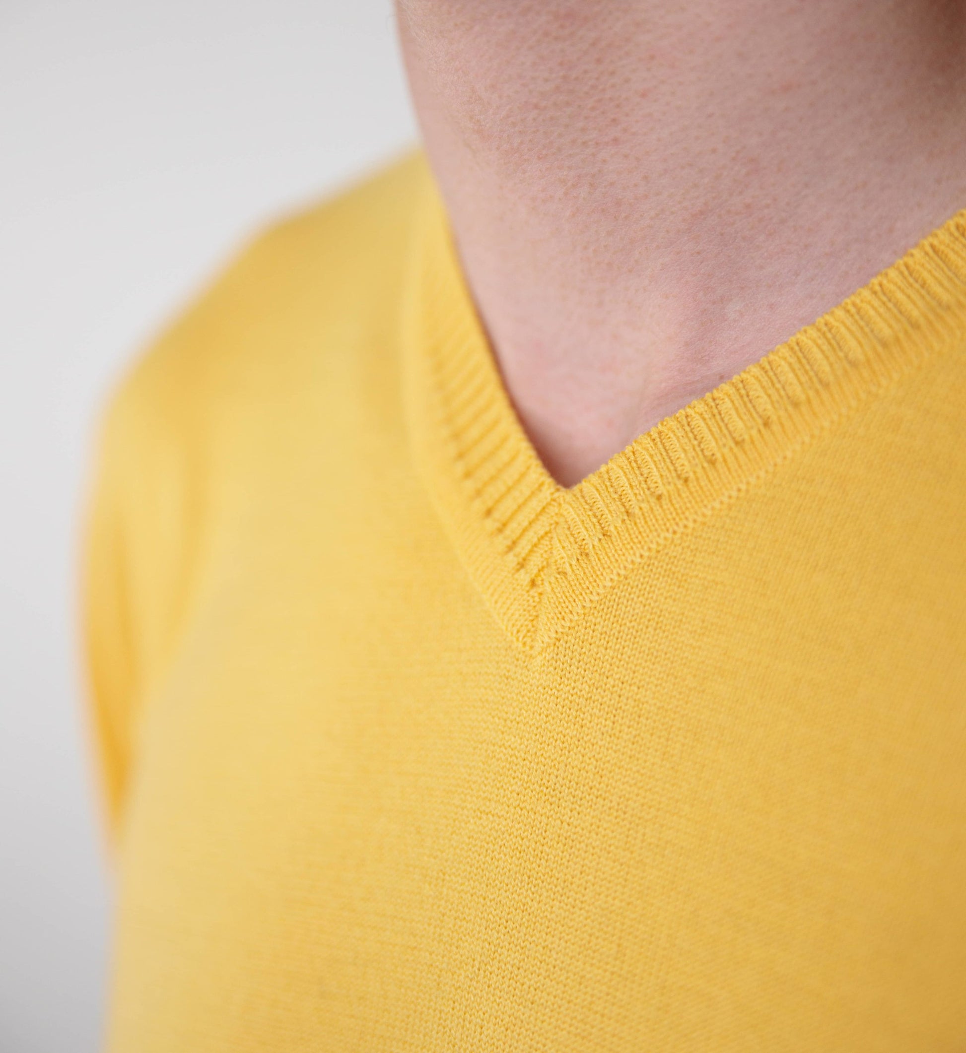 Thin plain v-neck sweater