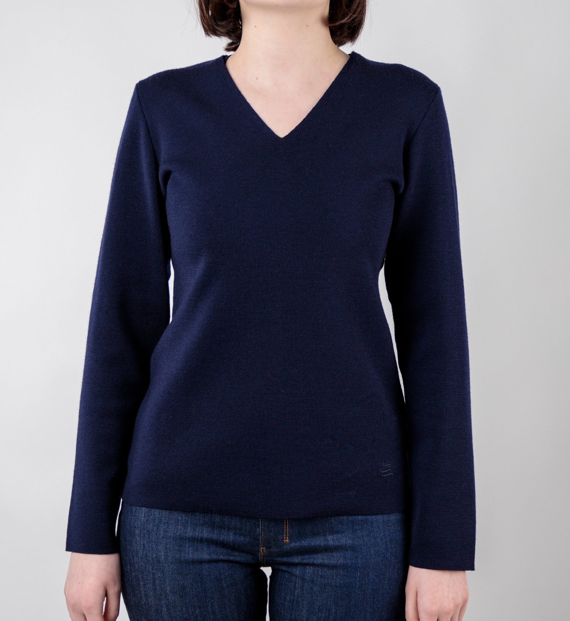 Classic v-neck sweater 100% merino