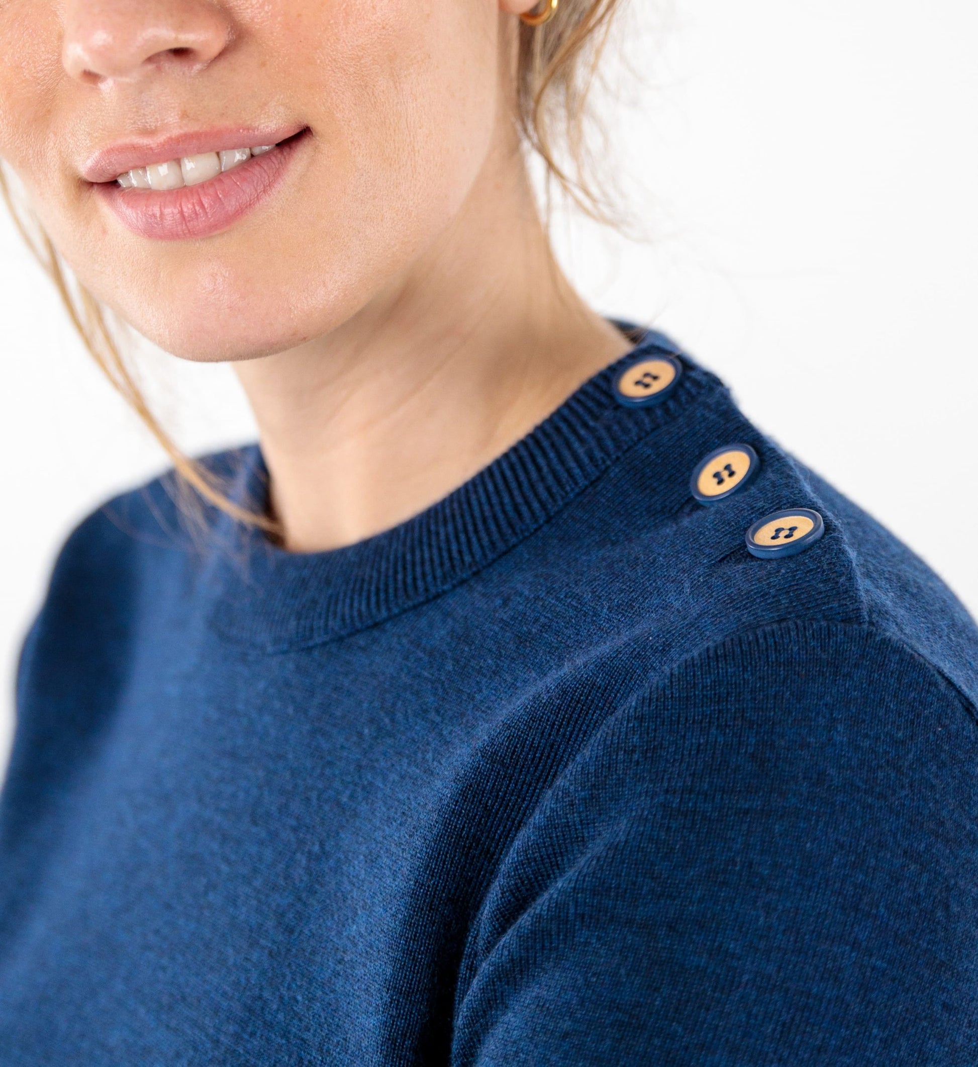 Plain sailor sweater with round neckline