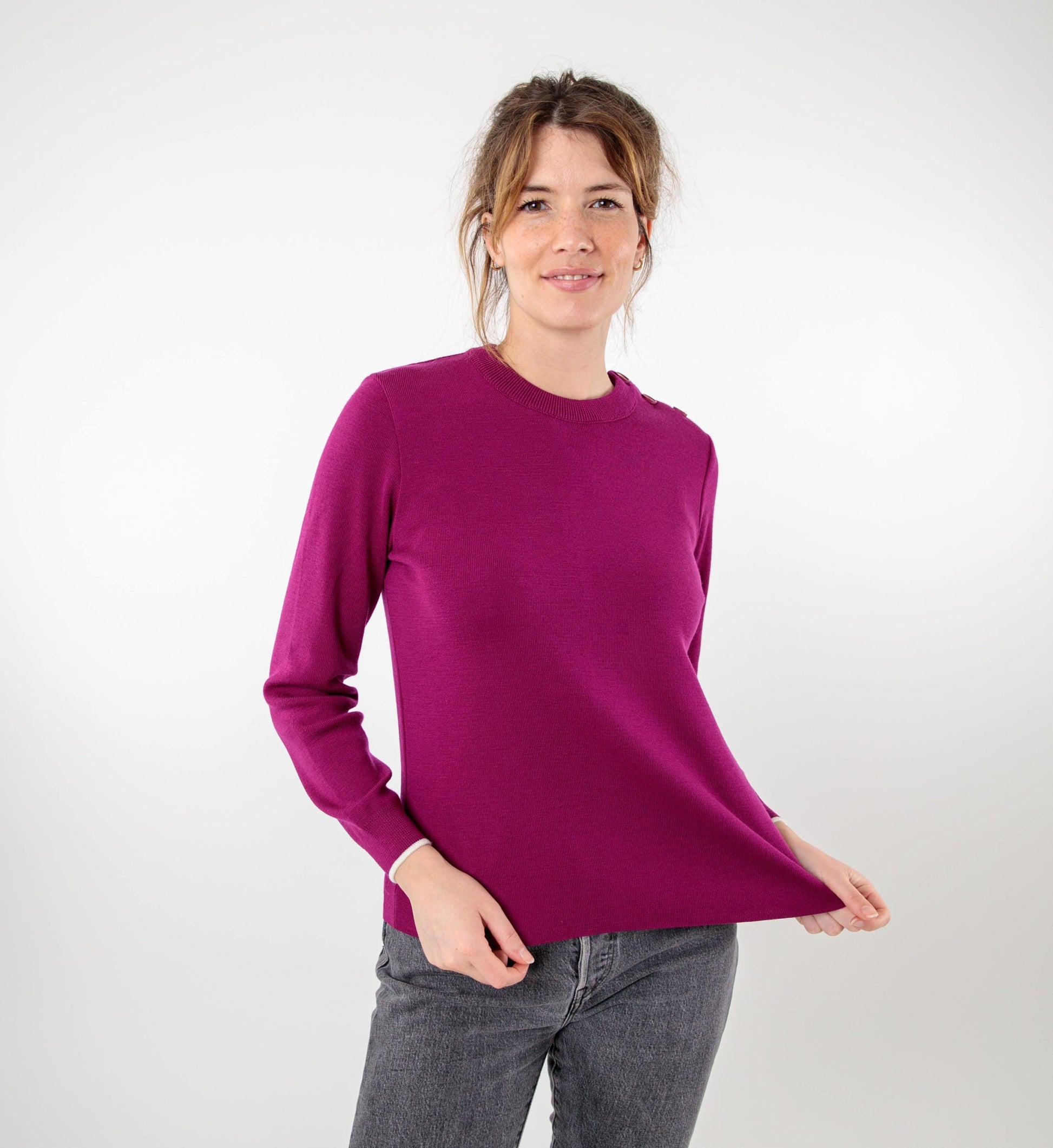 Plain sailor sweater with round neckline